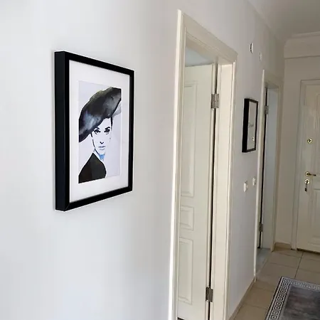 Zerrin Hanim - 1 Minute From Kleopatra Beach Apartamento *