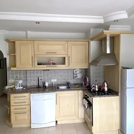 Zerrin Hanim - 1 Minute From Kleopatra Beach Apartament *