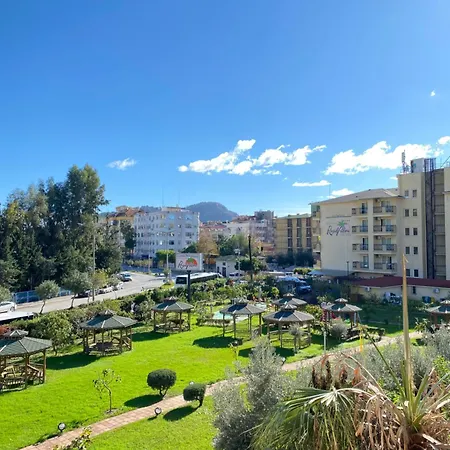 Zerrin Hanim - 1 Minute From Kleopatra Beach Apartamento